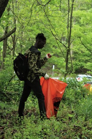 Students Spring into cleaning, earn SSL hours