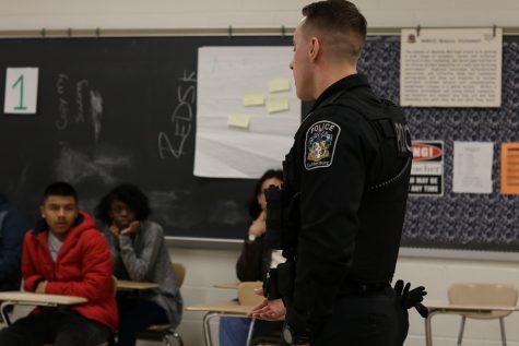 Former ‘Rines return to the Den for Career Day