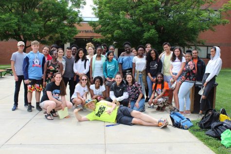 Straight A students rewarded with field trip to National Zoo