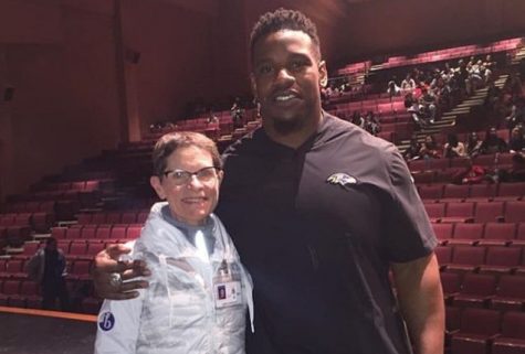 Baltimore Ravens strength coach speaks to student athletes about staying motivated