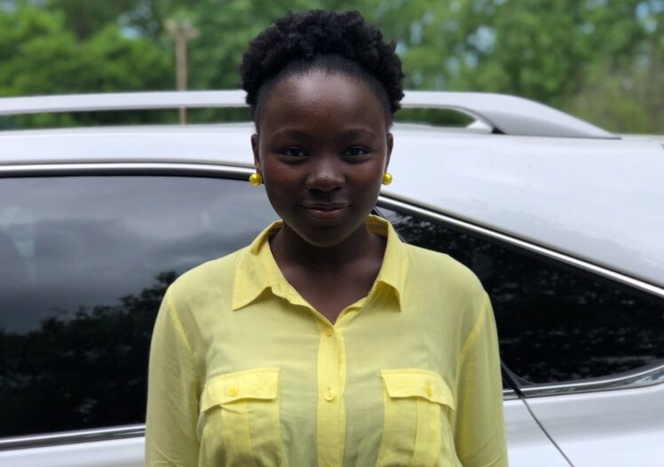 Josephine Oshagbemi, estudiante de último año, está en el Salón de la Fama de la Comisión de Mujeres de 2019 en Maryland.