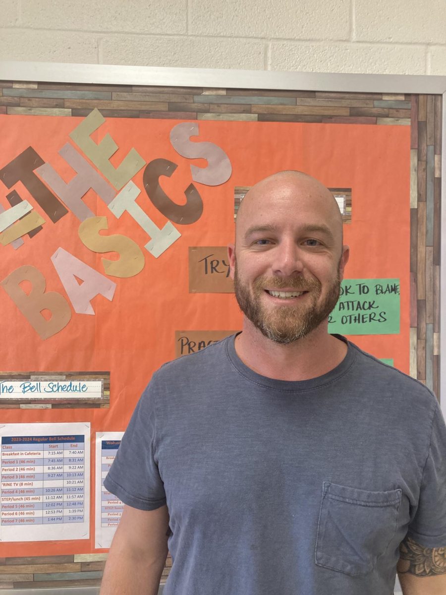 Kyle Jacobs, nuevo en el departamento de matemáticas, está emocionado de enseñar en la escuela secundaria.